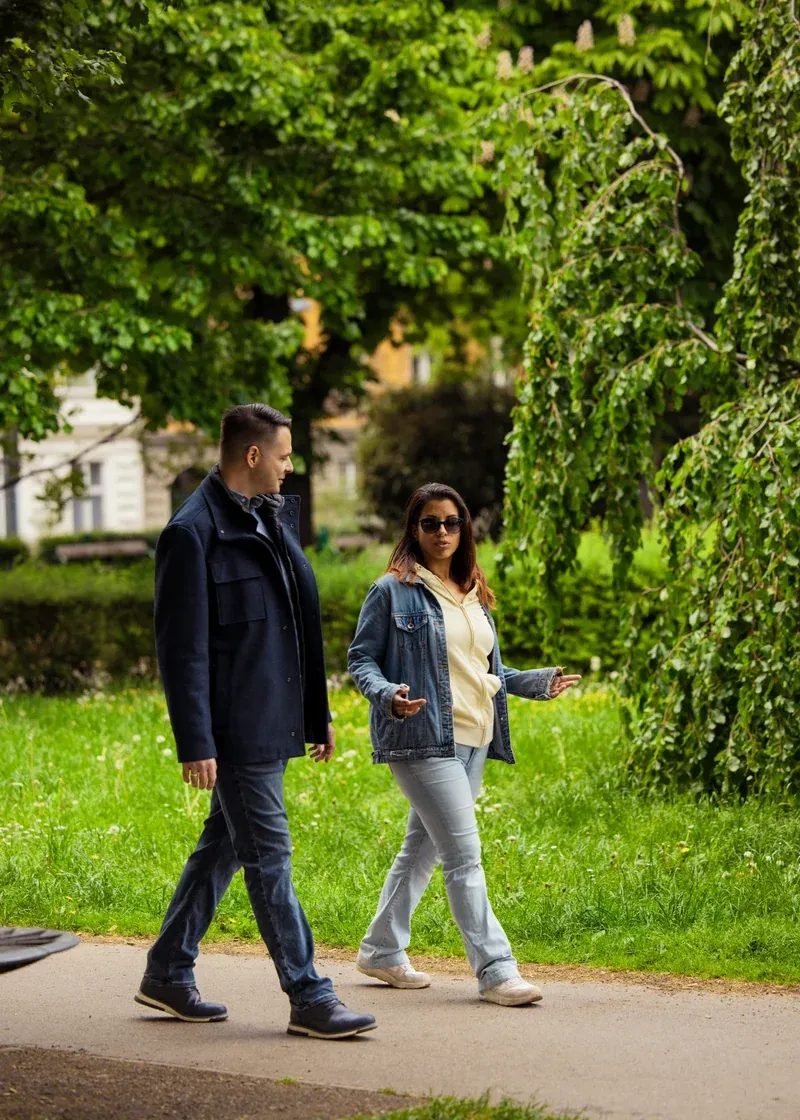 Gespräch in Bewegung im Wiener Park
